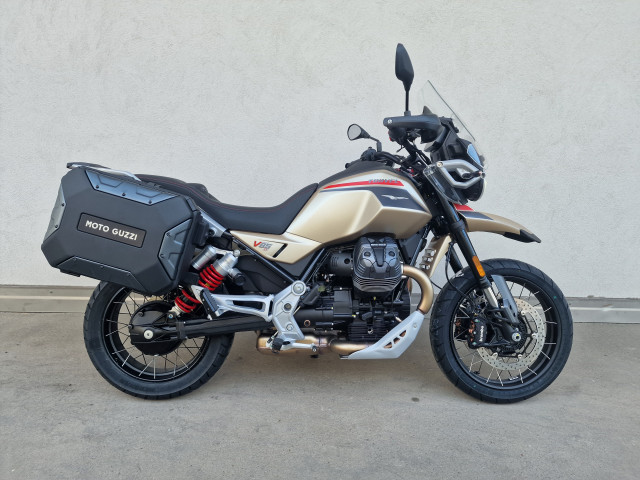 MOTO GUZZI V85 TT Travel Enduro Neufahrzeug