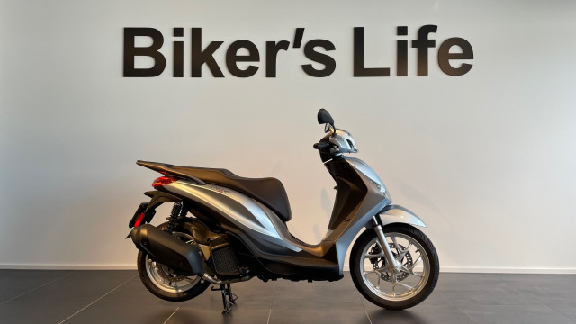 PIAGGIO Medley 125 Roller Neufahrzeug