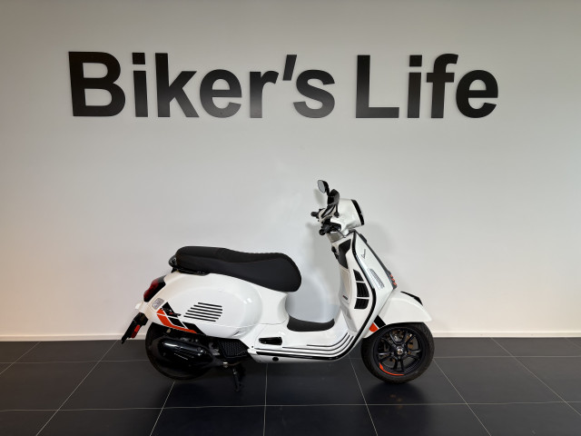 PIAGGIO Vespa GTS 125 Super Sport Roller Vorführfahrzeug