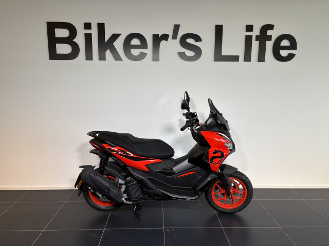 APRILIA SR GT 125 Sport Roller Neufahrzeug