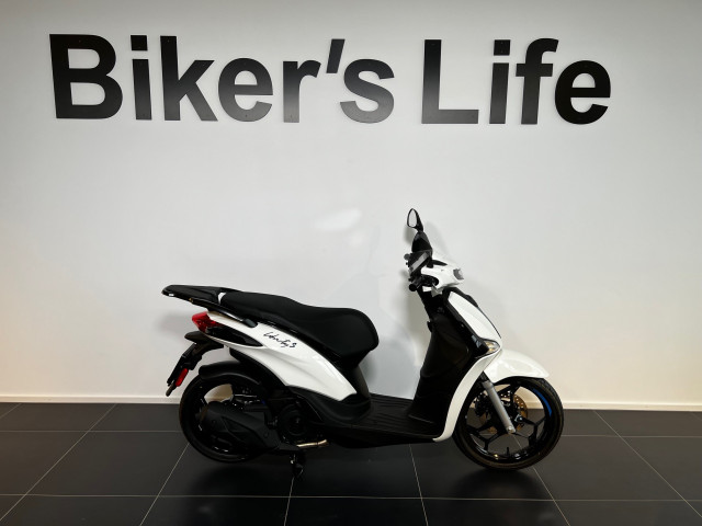 PIAGGIO Liberty 125 Sport Roller Neufahrzeug