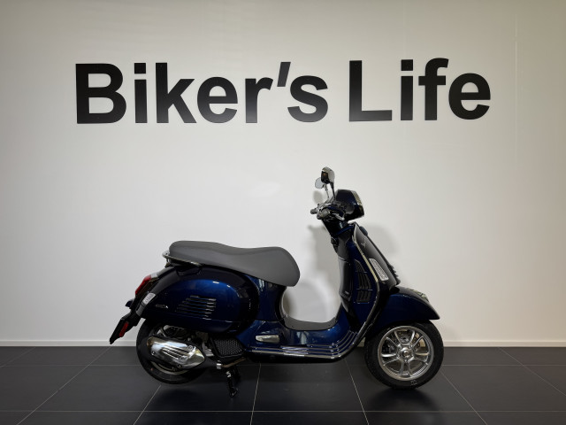 PIAGGIO Vespa GTS 125 Roller Neufahrzeug PIAGGIO Vespa GTS 125 Roller Neufahrzeug