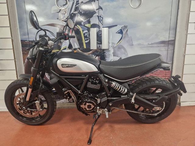 DUCATI Scrambler 803 Icon Dark Retro Occasion