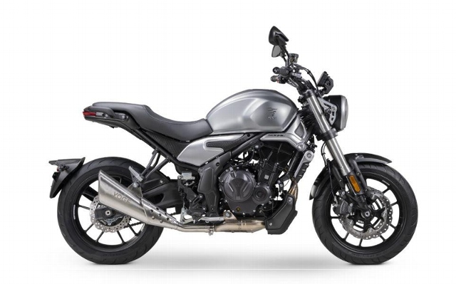 VOGE 500 AC Naked Moto neuve