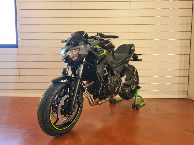 Buying a motorcycle: KAWASAKI motorcycles and scooters for sale