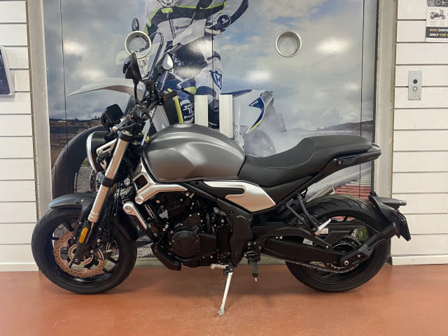 VOGE 500 AC Naked Occasion