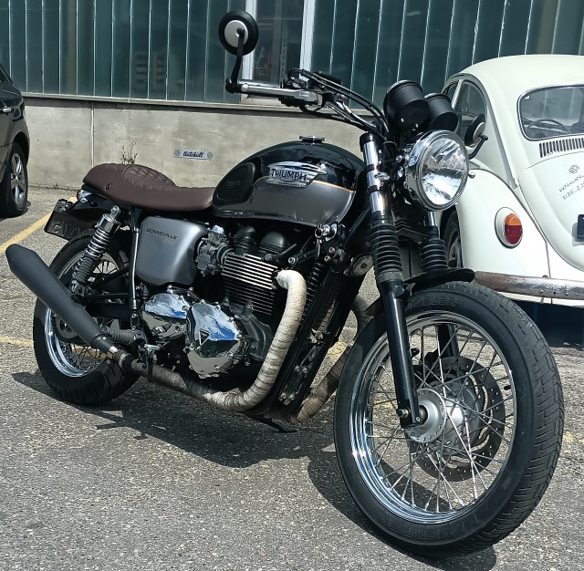 TRIUMPH Bonneville 900 Retro Used