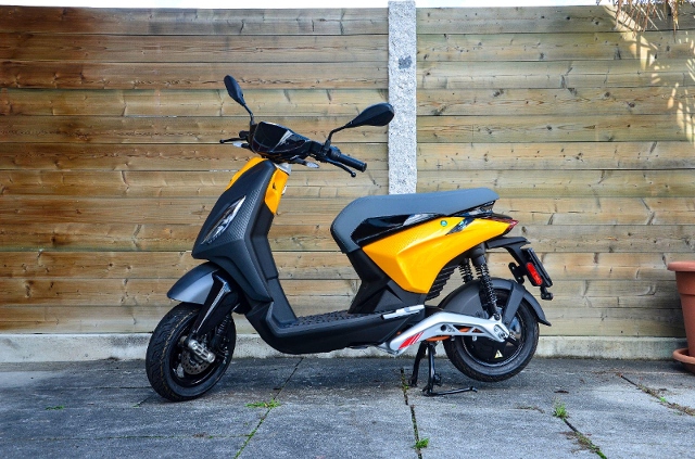 PIAGGIO 1 Active Scooter Demo vehicle