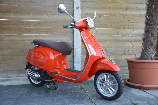 PIAGGIO Vespa Primavera 125 Scooter Moto nuova