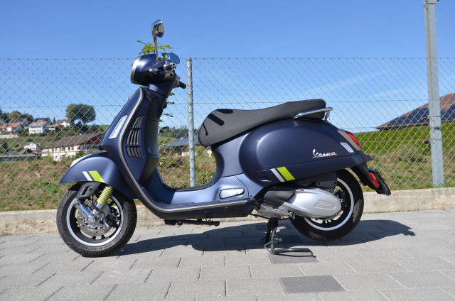 PIAGGIO Vespa GTS 300 HPE Super Tech Scooter Demo vehicle