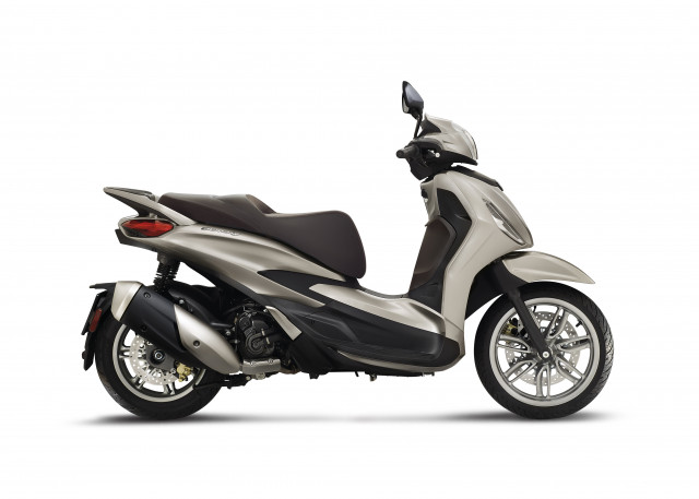 PIAGGIO Beverly 300 HPE Scooter Moto nuova