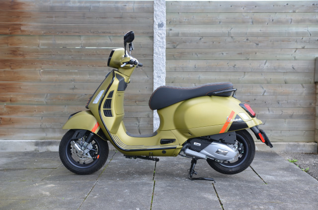 PIAGGIO Vespa GTS 125 Roller Neufahrzeug
