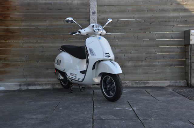 PIAGGIO Vespa GTS 310 Super Roller Neufahrzeug