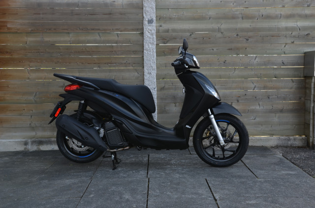 PIAGGIO Medley 125 Sport Roller Neufahrzeug