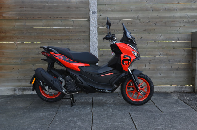 APRILIA SR GT 125 Sport Roller Neufahrzeug