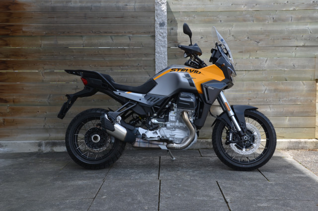 MOTO GUZZI Stelvio Enduro Vorführfahrzeug