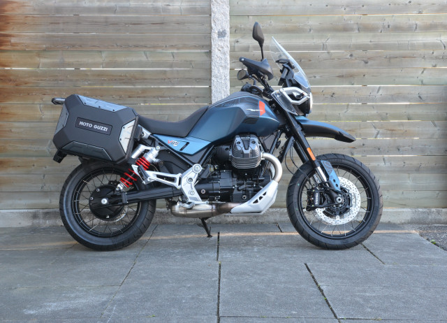 MOTO GUZZI V85 TT Travel Enduro Neufahrzeug MOTO GUZZI V85 TT Travel Enduro Neufahrzeug