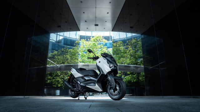 YAMAHA X-Max 125 Tech Max Roller Neufahrzeug