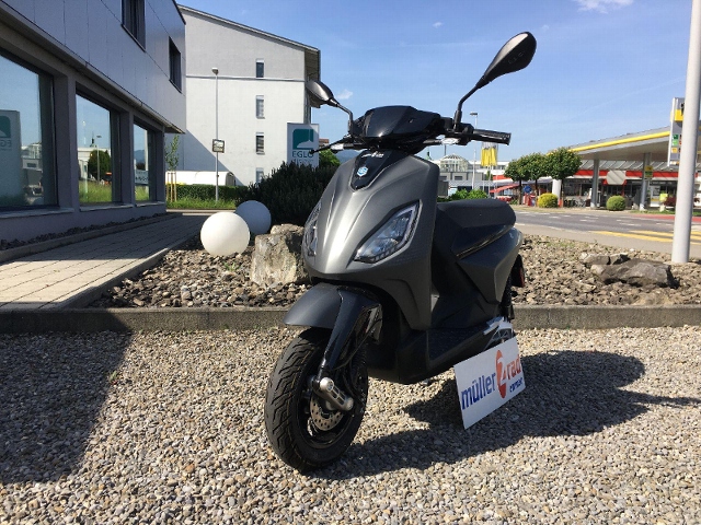 PIAGGIO 1 Active Scooter Used