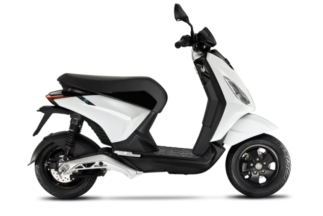 PIAGGIO 1 Active Roller Neufahrzeug