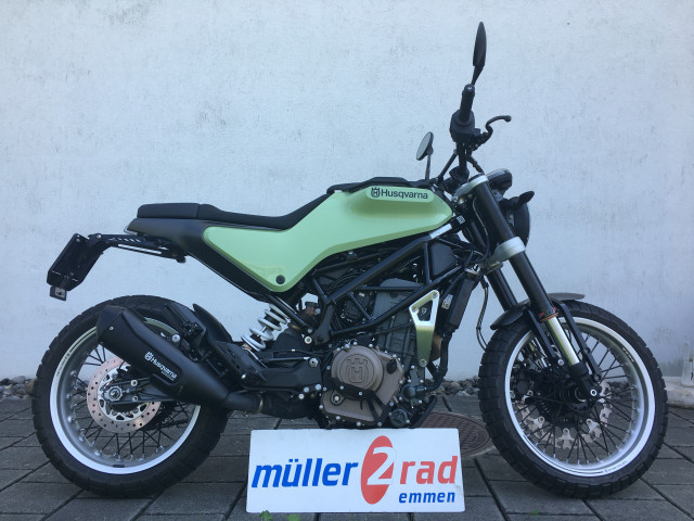 HUSQVARNA Svartpilen 401 Naked Occasion