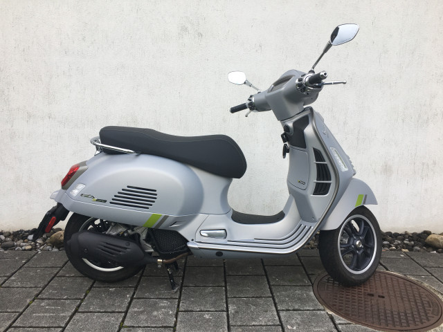 PIAGGIO Vespa GTS 125 Scooter Demo vehicle