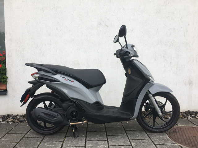 PIAGGIO Liberty 125 Sport Scooter Modello dimostrativo