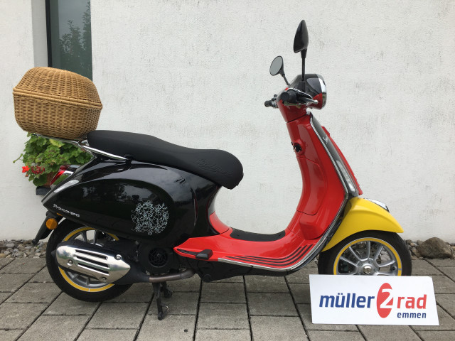 PIAGGIO Vespa Primavera 125 Disney Mickey Mouse Edition Roller Occasion
