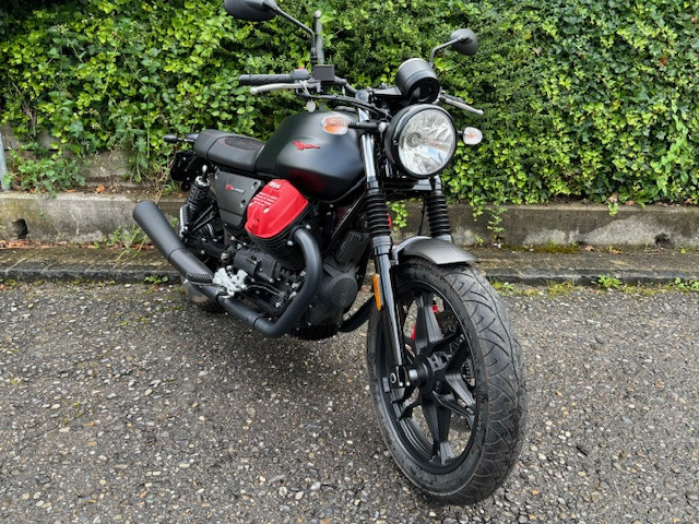 MOTO GUZZI V7 III Carbon Retro Usato