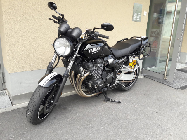 YAMAHA XJR 1300 Retro Usato