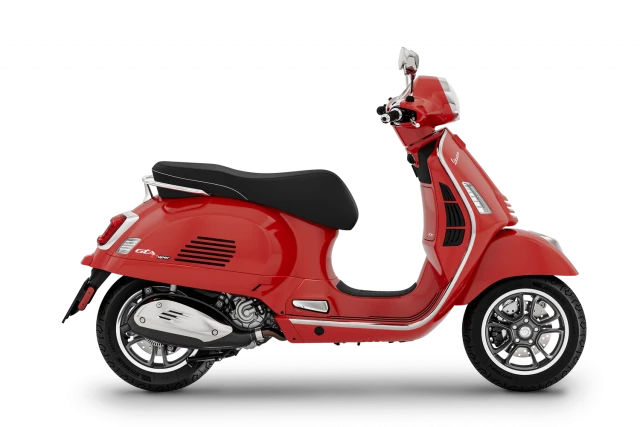 PIAGGIO Vespa GTS 300 HPE Super Scooter Moto nuova