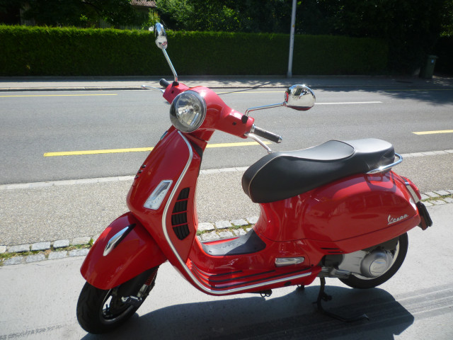 PIAGGIO Vespa GTS 300 Super Scooter Usato