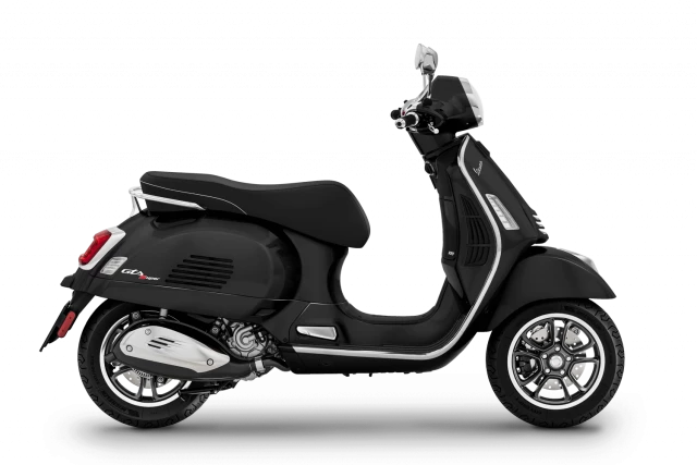 PIAGGIO Vespa GTS 300 HPE Super Scooter Moto nuova