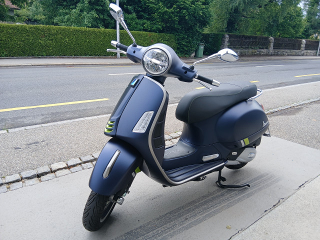 PIAGGIO Vespa GTS 125 Scooter Used