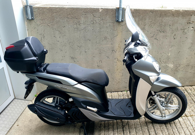 YAMAHA HW 125 Xenter Roller Occasion