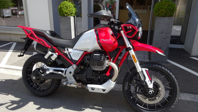 MOTO GUZZI V85 TT Premium Graphics Enduro Neufahrzeug