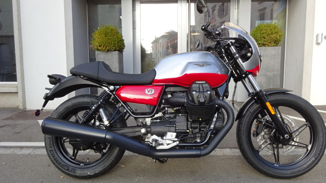 MOTO GUZZI V7 850 Stone Corsa Retro Modèle démo