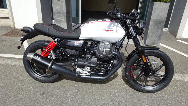 MOTO GUZZI V7 850 Stone Ten Retro Neufahrzeug