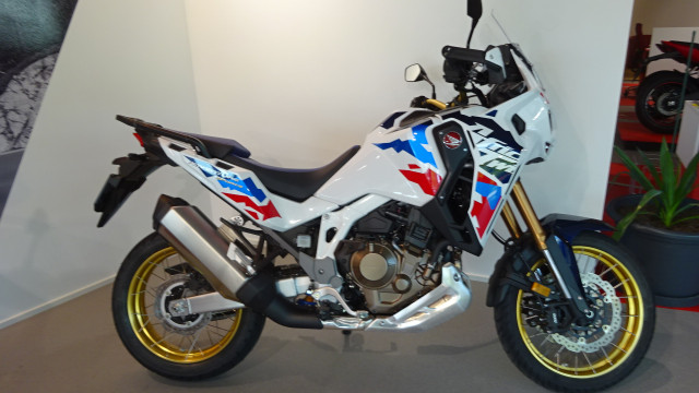 HONDA CRF 1100 L Africa Twin Adventure Sports ES Tricolor Enduro Vorführfahrzeug