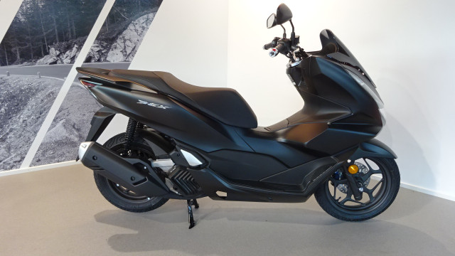 HONDA PCX 125 Roller Neufahrzeug