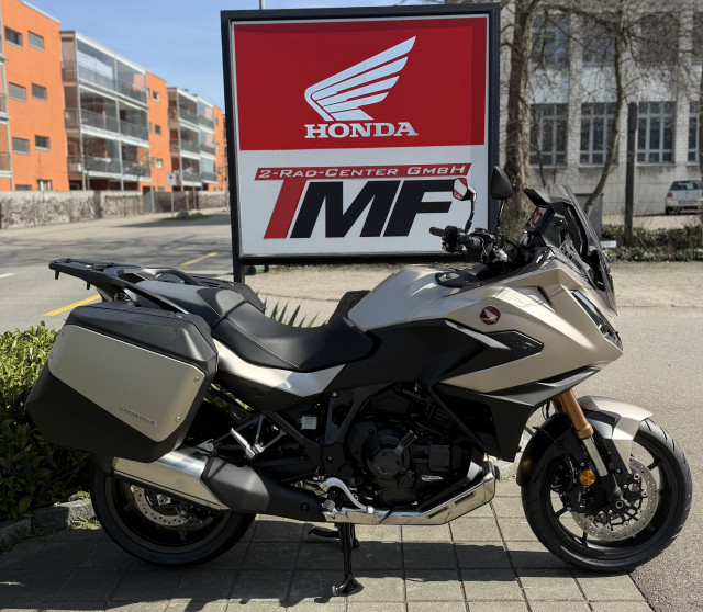 HONDA NT 1100 Touring Neufahrzeug HONDA NT 1100 Touring Neufahrzeug