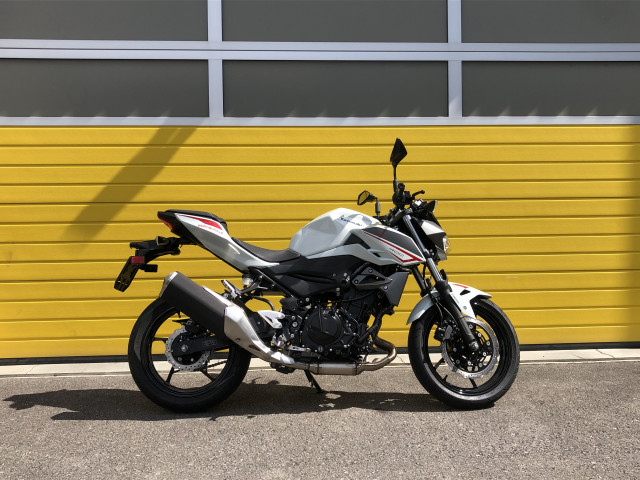 KAWASAKI Z 400 Naked Demo vehicle