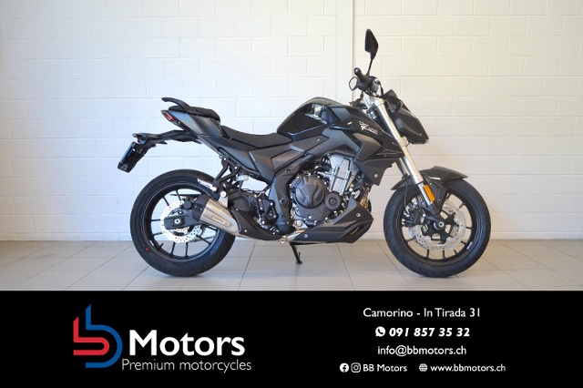 VOGE 500 R Naked Moto neuve