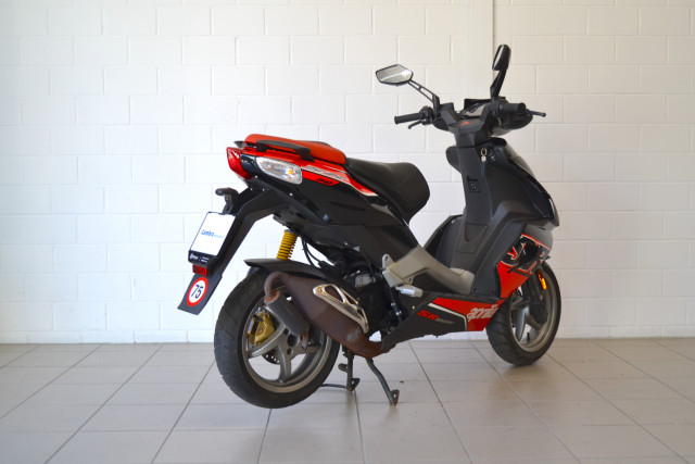 Buying a motorcycle: APRILIA SR 50 Used for sale