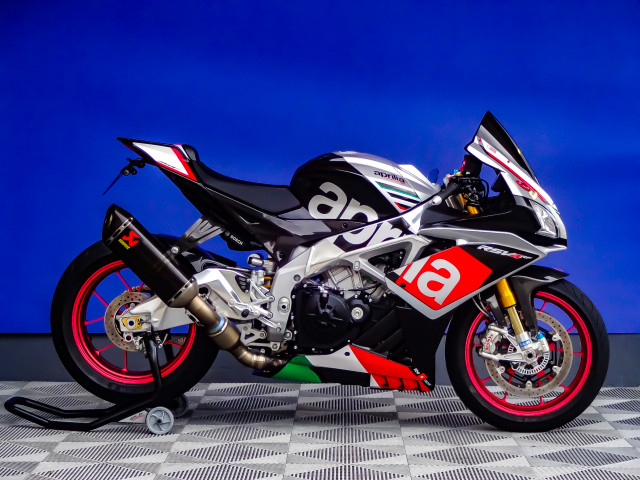 APRILIA RSV4 1000 RR Race Pack Sport Used