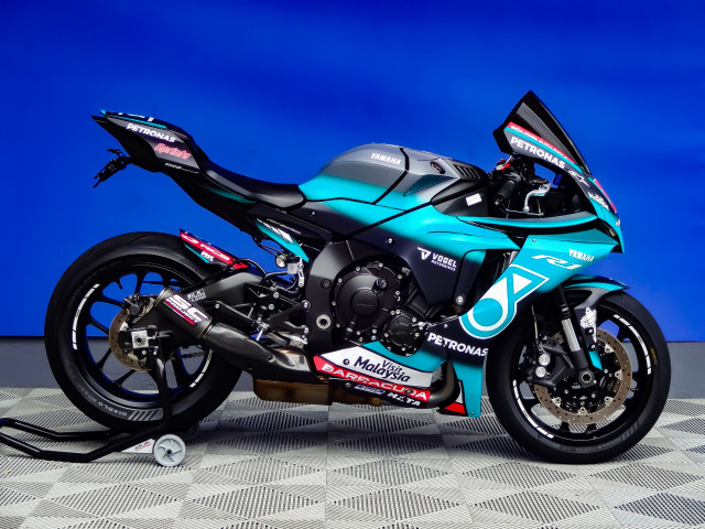 YAMAHA R1 Sport Registrazione di un giorno