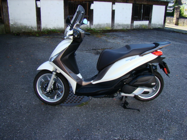 PIAGGIO Medley 125 Scooter Used