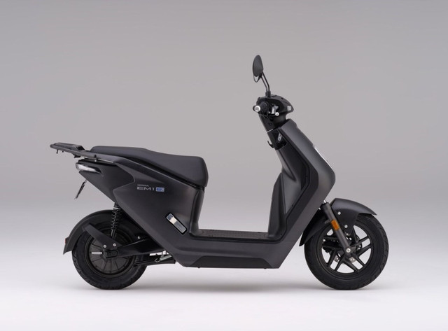 HONDA EM1 e Roller Neufahrzeug HONDA EM1 e Roller Neufahrzeug