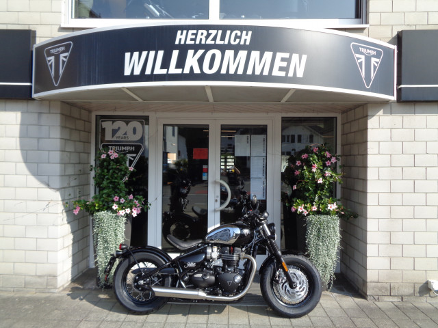 TRIUMPH Bonneville Bobber 1200 Chrome Edition Retro New vehicle