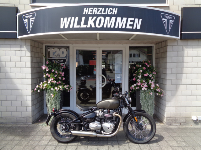 TRIUMPH Bonneville Bobber 1200 Retro Used